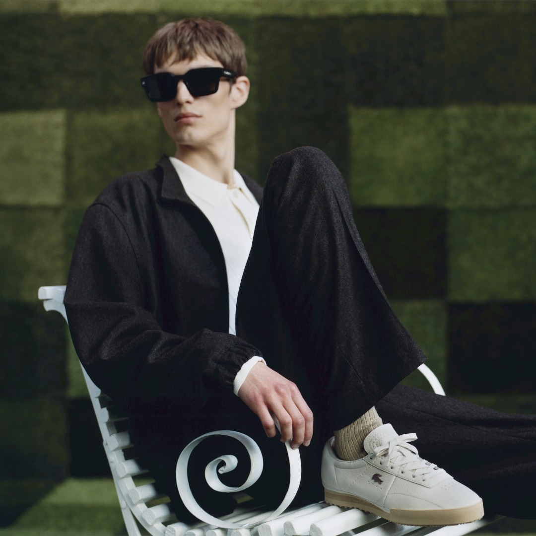 The Aura Sneaker icon
