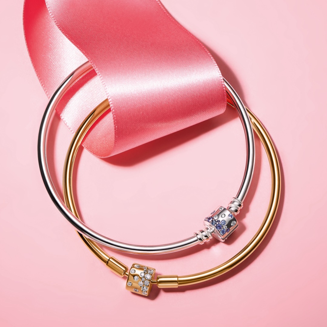 Free bracelet with your purchase – Our gift to you! icon